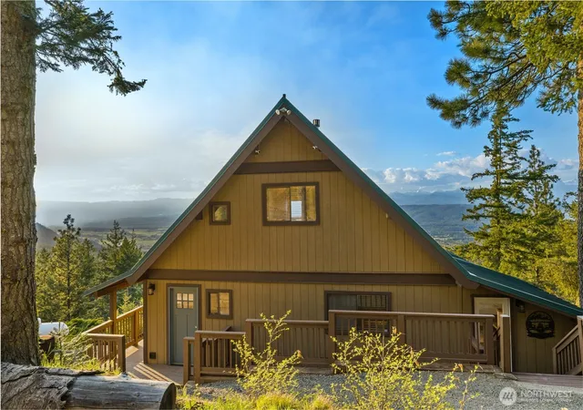 Photo 1 of Single family home for sale at 811 Horse Heaven Rd, Cle Elum, WA 98922 | MLS# NWM2516438 | Listing updated on 2026-09-21