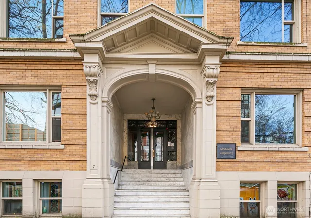 Photo 1 of Condo for sale at 7 Harrison St #39, Seattle, WA 98109 | MLS# NWM2516533 | Listing updated on 2026-10-01