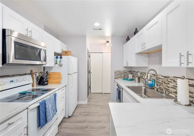 Photo 4 of Condo for sale at 4118 212th Street SW #C103, Mountlake Terrace, WA 98043 | MLS# NWM2516566 | Listing updated on 2026-09-21