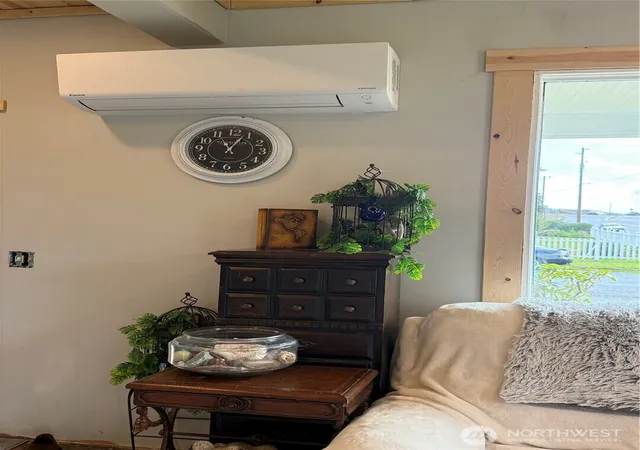 Photo 3 of Single family home for sale at 1102 Water St, Raymond, WA 98577 | MLS# NWM2516620 | Listing updated on 2026-09-21