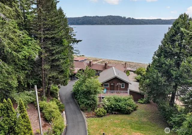 Photo 4 of Single family home for sale at 160 N Triton Head Dr, Lilliwaup, WA 98555 | MLS# NWM2516623 | Listing updated on 2026-09-21