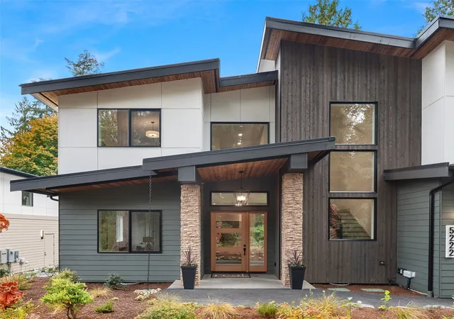 Photo 2 of Single family home for sale at 5222 Forest Ave Se, Mercer Island, WA 98040 | MLS# NWM2516634 | Listing updated on 2026-10-22