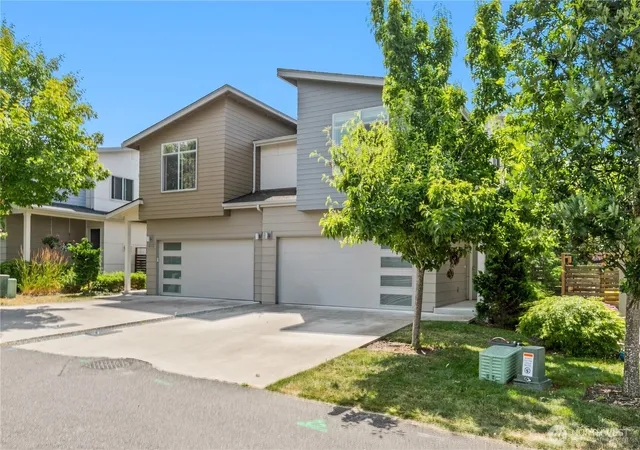 Photo 2 of Single family home for sale at 517 Spring Vista Pl, Bellingham, WA 98226 | MLS# NWM2516694 | Listing updated on 2026-09-28