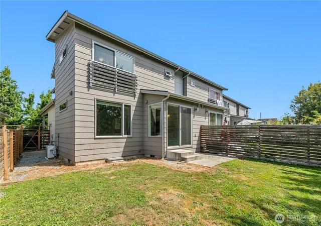 Photo 3 of Single family home for sale at 517 Spring Vista Pl, Bellingham, WA 98226 | MLS# NWM2516694 | Listing updated on 2026-09-28