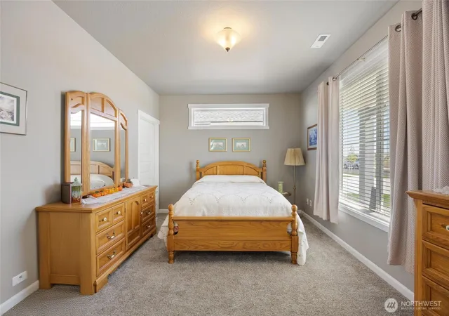 Photo 3 of Single family home for sale at 306 N Towhee St, Moses Lake, WA 98837 | MLS# NWM2516793 | Listing updated on 2026-09-21