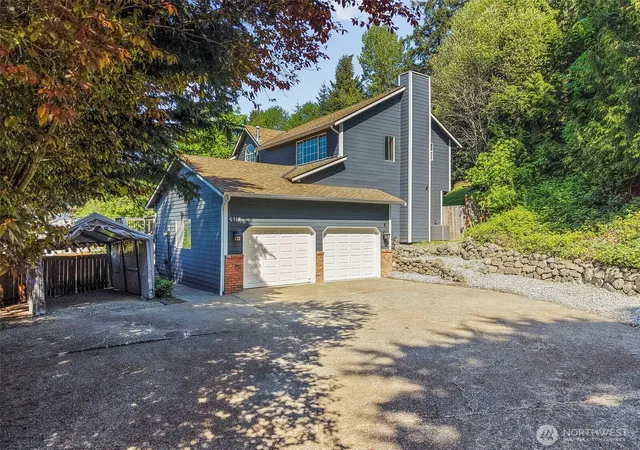 Photo 3 of Single family home for sale at 4918 Ml Pond Dr Se, Auburn, WA 98092 | MLS# NWM2516843 | Listing updated on 2026-10-01
