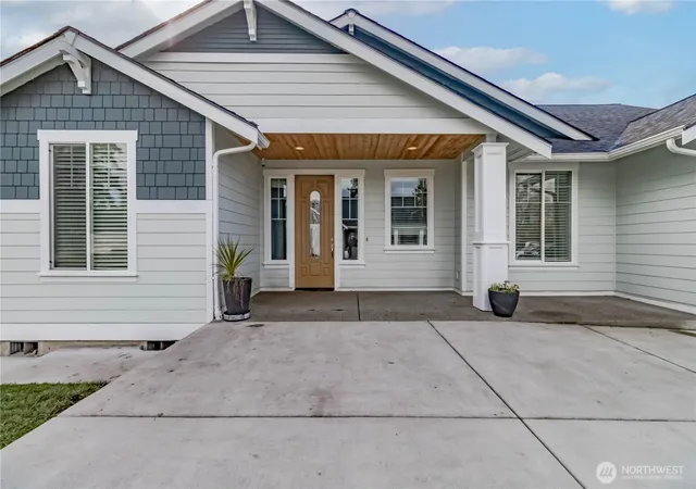Photo 1 of Single family home for sale at 9409 9th Avenue Ct E, Tacoma, WA 98445 | MLS# NWM2516850 | Listing updated on 2026-09-21