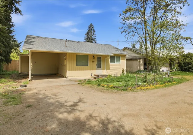 Photo 3 of Sale Pending at 521 & 523 Blvd Rd Se, Olympia, WA 98501 | MLS# NWM2516854 | Listing updated on 2026-10-02