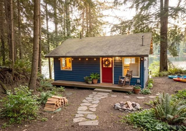 Photo 2 of Single family home for sale at 4945 Lakeside Dr, Langley, WA 98260 | MLS# NWM2516867 | Listing updated on 2026-09-22