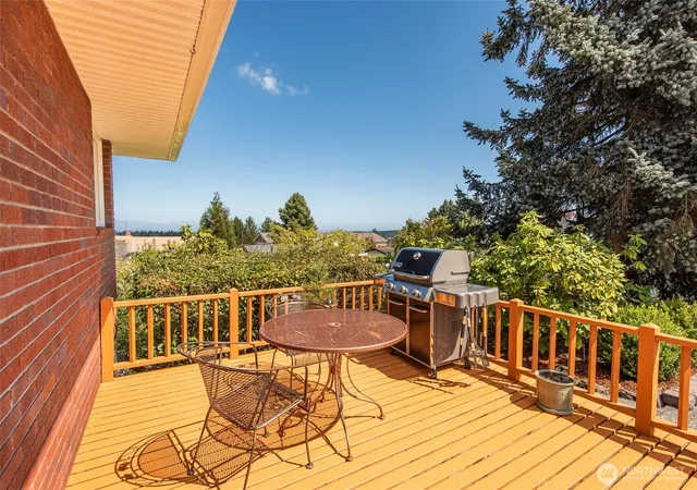 Photo 3 of Single family home for sale at 608 Reservoir Rd, Sequim, WA 98382 | MLS# NWM2516887 | Listing updated on 2026-09-21