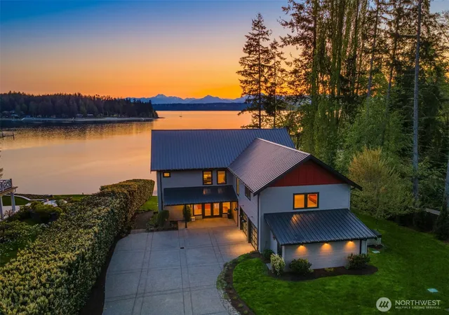 Photo 2 of Single family home for sale at 6783 Ne Bergman Rd, Bainbridge Island, WA 98110 | MLS# NWM2516916 | Listing updated on 2026-09-21