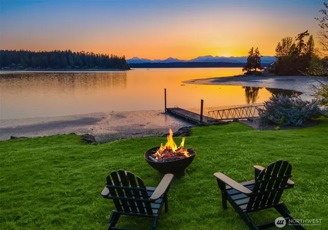 Photo 4 of Single family home for sale at 6783 NE Bergman Rd, Bainbridge Island, WA 98110 | MLS# NWM2516916 | Listing updated on 2026-09-21