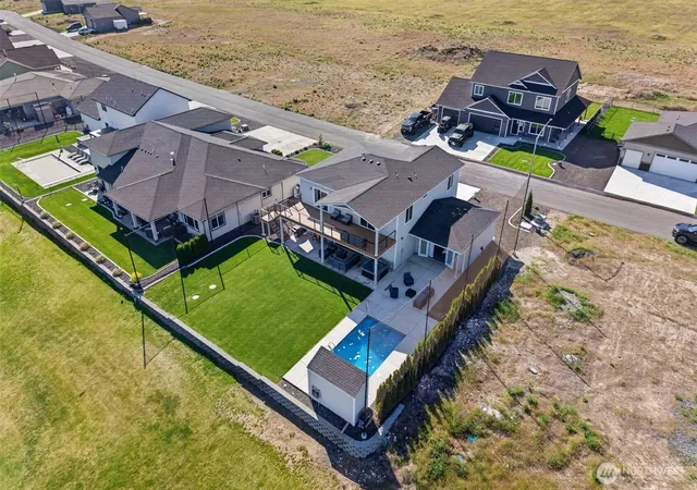 Photo 3 of Single family home for sale at 8446 Desert Greens Loop, Othello, WA 99344 | MLS# NWM2516991 | Listing updated on 2026-09-21