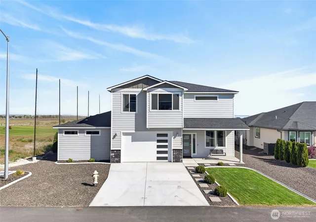 Photo 2 of Single family home for sale at 8446 Desert Greens Loop, Othello, WA 99344 | MLS# NWM2516991 | Listing updated on 2026-09-21