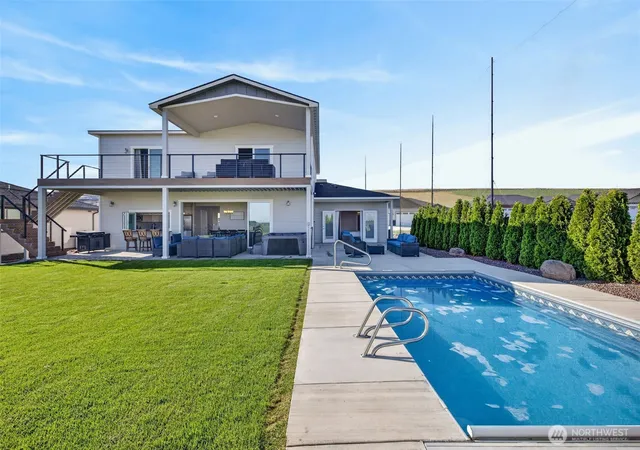 Photo 1 of Single family home for sale at 8446 Desert Greens Loop, Othello, WA 99344 | MLS# NWM2516991 | Listing updated on 2026-09-21