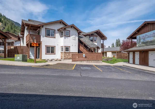 Photo 3 of Condo for sale at 545 Junction Ln #D706, Leavenworth, WA 98826 | MLS# NWM2517011 | Listing updated on 2026-10-01