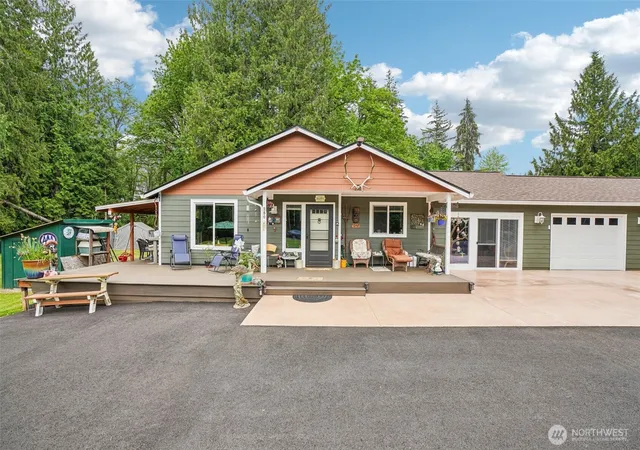 Photo 2 of Single family home for sale at 250 Olsen Rd, Kelso, WA 98626 | MLS# NWM2517042 | Listing updated on 2026-09-21