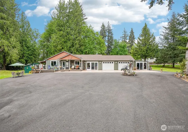 Photo 3 of Single family home for sale at 250 Olsen Rd, Kelso, WA 98626 | MLS# NWM2517042 | Listing updated on 2026-09-21