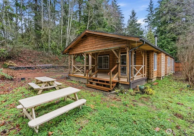 Photo 3 of Single family home for sale at 101 N Duckabush Dr, Hoodsport, WA 98548 | MLS# NWM2517104 | Listing updated on 2026-09-21
