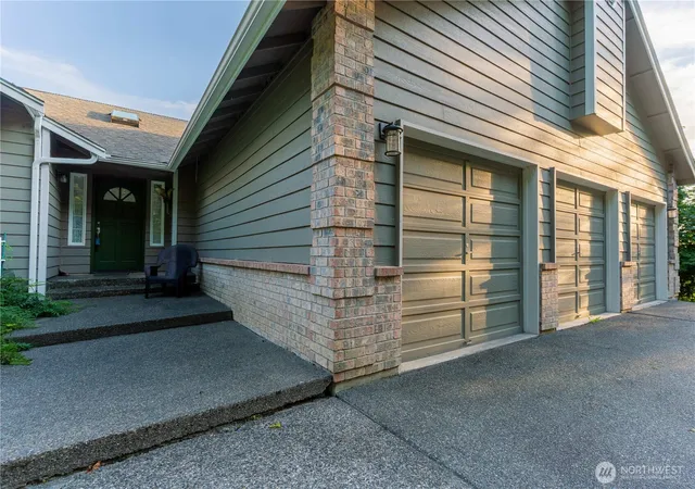 Photo 2 of Single family home for sale at 32021 Se 291 Street, Ravensdale, WA 98051 | MLS# NWM2517126 | Listing updated on 2026-09-21
