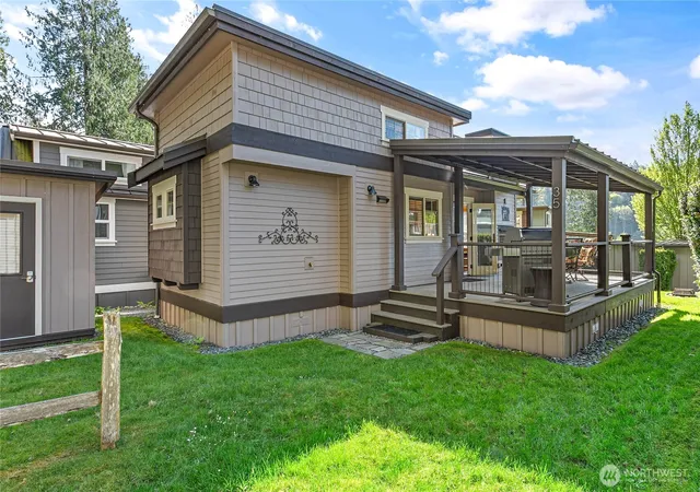 Photo 3 of Condo for sale at 990 Lake Whatcom Blvd #35, Sedro Woolley, WA 98284 | MLS# NWM2517143 | Listing updated on 2026-09-21