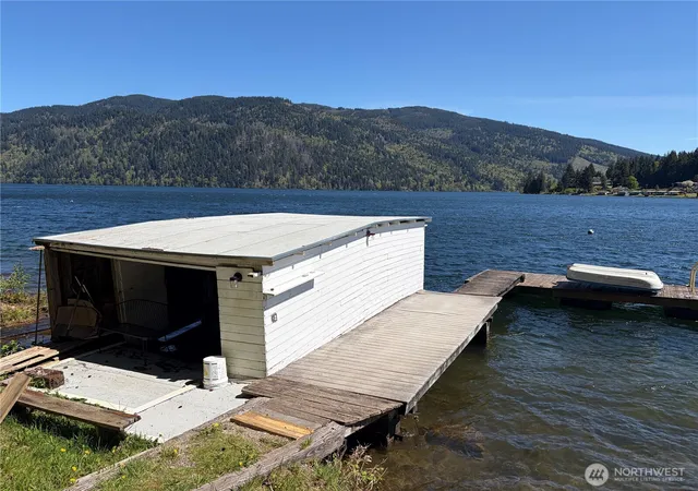 Photo 3 of Sale Pending at 1054 Lake Whatcom Blvd, Sedro Woolley, WA 98284 | MLS# NWM2517151 | Listing updated on 2026-09-29