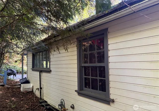Photo 4 of Sale Pending at 1054 Lake Whatcom Blvd, Sedro Woolley, WA 98284 | MLS# NWM2517151 | Listing updated on 2026-09-29