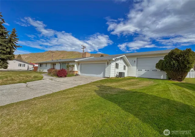 Photo 2 of Sale Pending at 1113 River Dr, Coulee Dam, WA 99116 | MLS# NWM2517169 | Listing updated on 2026-09-25
