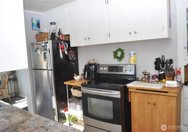 Photo 3 of Single family home for sale at 817 34th Street, Anacortes, WA 98221 | MLS# NWM2517187 | Listing updated on 2026-09-20