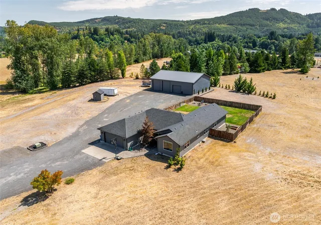 Photo 1 of Single family home for sale at 195 Bay Point Dr, Castle Rock, WA 98611 | MLS# NWM2517197 | Listing updated on 2026-09-21