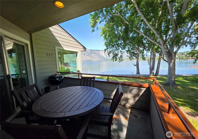 Photo 1 of Single family home for sale at 1 Beach 557 E, Manson, WA 98831 | MLS# NWM2517247 | Listing updated on 2026-09-21