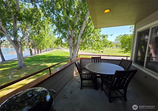 Photo 2 of Single family home for sale at 1 Beach 557 E, Manson, WA 98831 | MLS# NWM2517247 | Listing updated on 2026-09-21
