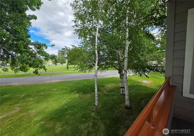 Photo 3 of Single family home for sale at 1 Beach 557 E, Manson, WA 98831 | MLS# NWM2517247 | Listing updated on 2026-09-21
