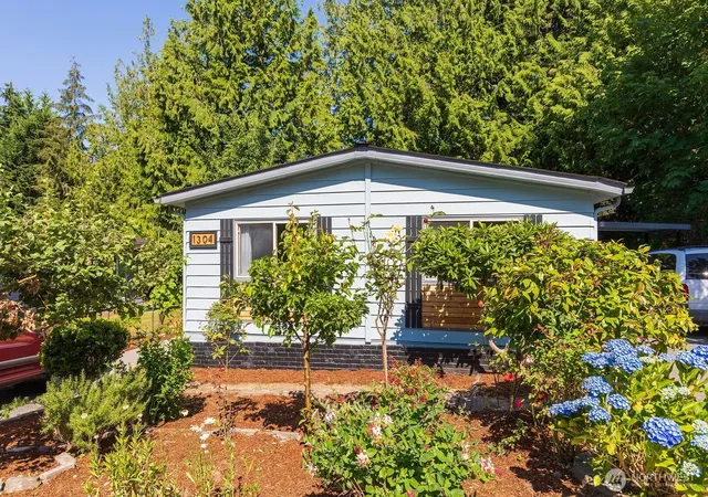 Photo 2 of Manufactured home for sale at 1304 93rd Avenue Se, Lake Stevens, WA 98258 | MLS# NWM2517340 | Listing updated on 2026-09-21