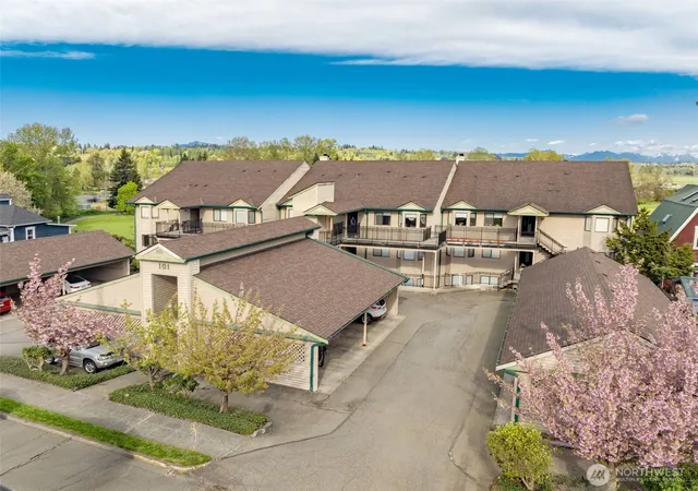 Photo 2 of Contingent at 101 Pine Ave #303, Snohomish, WA 98290 | MLS# NWM2517358 | Listing updated on 2026-09-21