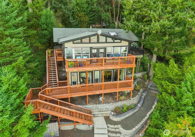 Photo 2 of Single family home for sale at 170 E Camus Dr, Shelton, WA 98584 | MLS# NWM2517361 | Listing updated on 2026-10-01
