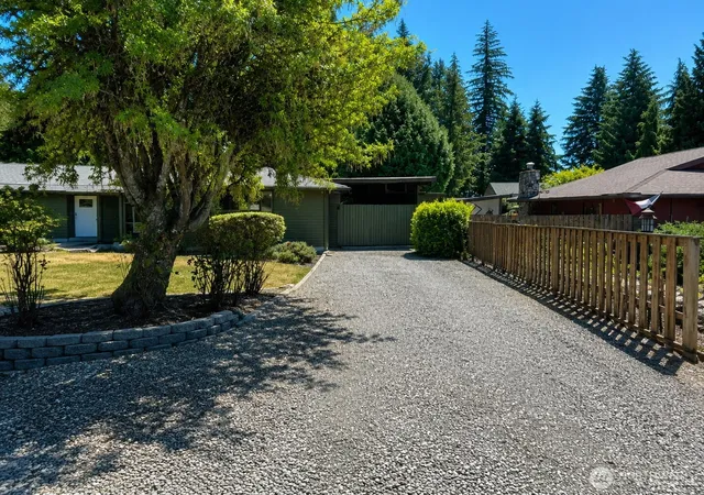 Photo 3 of Single family home for sale at 8516 29th St Ct E, Edgewood, WA 98371 | MLS# NWM2517370 | Listing updated on 2026-09-21