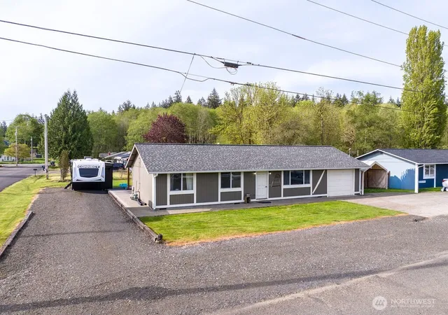 Photo 3 of Single family home for sale at 503 W Maple St, Mc Cleary, WA 98557 | MLS# NWM2517405 | Listing updated on 2026-09-21