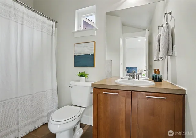 Photo 4 of Townhouse for sale at 6003 Lanham Pl SW, Seattle, WA 98126 | MLS# NWM2517505 | Listing updated on 2026-09-30