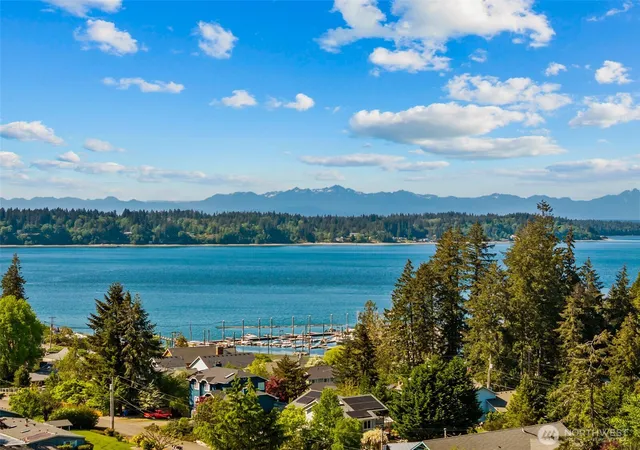 Photo 4 of Single family home for sale at 512 72nd Avenue NE, Olympia, WA 98506 | MLS# NWM2517514 | Listing updated on 2026-09-21