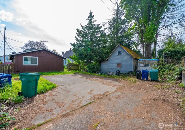 Photo 2 of Multi family home for sale at 6919 Carleton Ave S, Seattle, WA 98108 | MLS# NWM2517528 | Listing updated on 2026-09-21