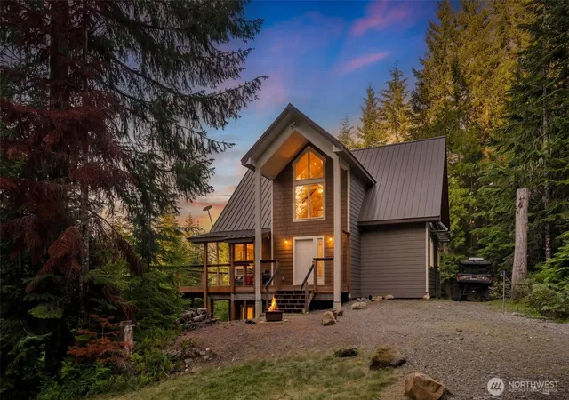 Photo 1 of Single family home for sale at 320 Lakeview Way, Easton, WA 98925 | MLS# NWM2517536 | Listing updated on 2026-09-21