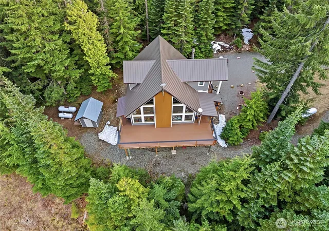 Photo 3 of Single family home for sale at 320 Lakeview Way, Easton, WA 98925 | MLS# NWM2517536 | Listing updated on 2026-09-21