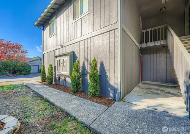 Photo 2 of Multi family home for sale at 105 E 96th Street, Tacoma, WA 98445 | MLS# NWM2517607 | Listing updated on 2026-09-21