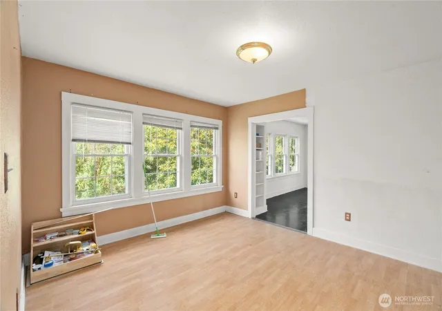 Photo 4 of Single family home for sale at 409 W 5th Street, Aberdeen, WA 98520 | MLS# NWM2517611 | Listing updated on 2026-09-21