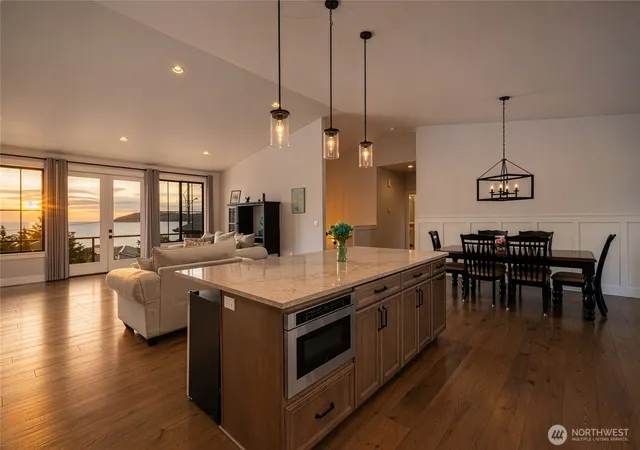 Photo 4 of Single family home for sale at 4616 Anaco Beach Rd, Anacortes, WA 98221 | MLS# NWM2517614 | Listing updated on 2026-09-25