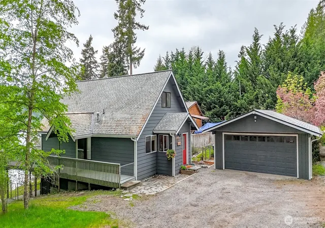 Photo 2 of Single family home for sale at 40420 Ski Park Rd E, Eatonville, WA 98328 | MLS# NWM2517616 | Listing updated on 2026-09-21