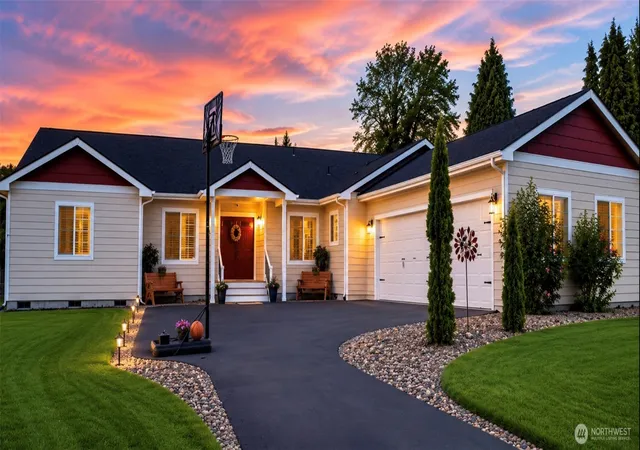Photo 2 of Single family home for sale at 3652 Pennsylvania St, Longview, WA 98632 | MLS# NWM2517634 | Listing updated on 2026-09-26