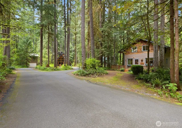 Photo 1 of Single family home for sale at 6989 Snoqualmie Pl, Deming, WA 98244 | MLS# NWM2517681 | Listing updated on 2026-09-30