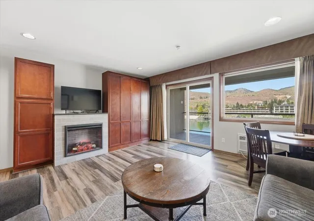 Photo 3 of Condo for sale at 322 W Woodin Ave #642, Chelan, WA 98816 | MLS# NWM2517703 | Listing updated on 2026-09-21